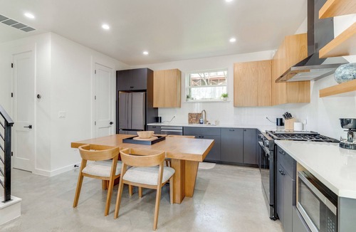 Rosewood House | Luxury Living Minutes From Downtown!
