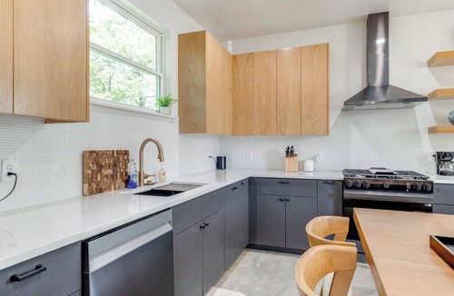 Rosewood House | Luxury Living Minutes From Downtown!
