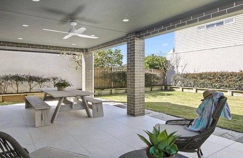 Merewether House | Luxury Living only 100M from Merewether Beach