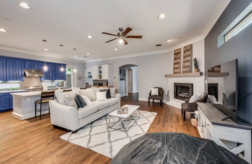Knox - Henderson House | Luxury Living - Uptown Dallas - Sleeps 8!
