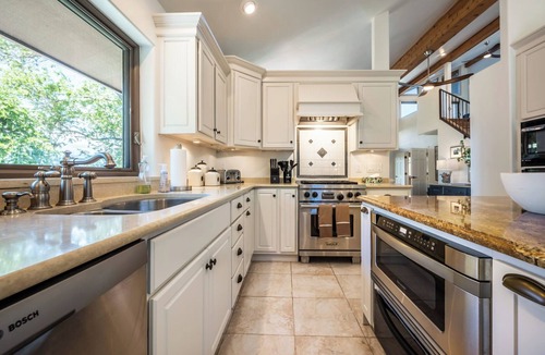 Kissing Camels House | Luxury Living in Kissing Camels