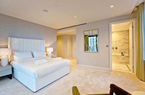 Paddington Apartment | Luxury Living with City Views with Pool and Gym AC