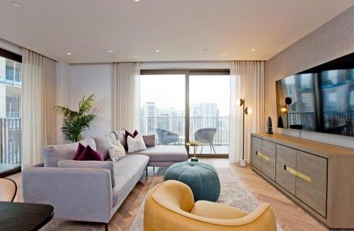 Paddington Apartment | Luxury Living with City Views with Pool and Gym AC