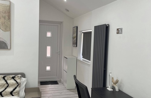 Trafford Cabin | Luxury Lodge With Free Parking