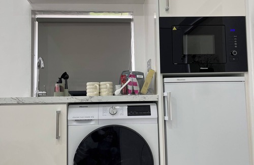 Trafford Cabin | Luxury Lodge With Free Parking