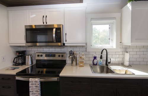 Manitou Beach House | LUXURY LOFT COTTAGE IN MANITOU BEACH