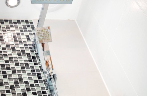 Whitehaven Apartment | Luxury Loft Studio Apartment - Town Centre