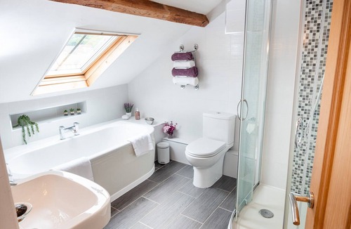 Whitehaven Apartment | Luxury Loft Studio Apartment - Town Centre