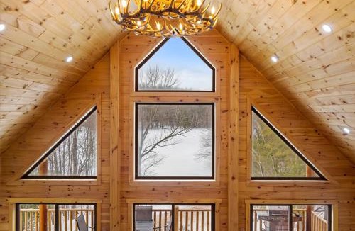 Schenevus Ski Chalet | Luxury Log Cabin Lakefront, Game room & Fire Pit,