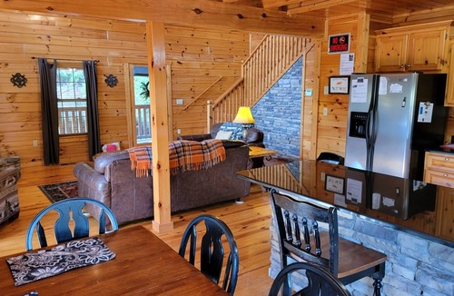 Gatlinburg Cabin | Luxury Log Cabin, Mountain & City Views