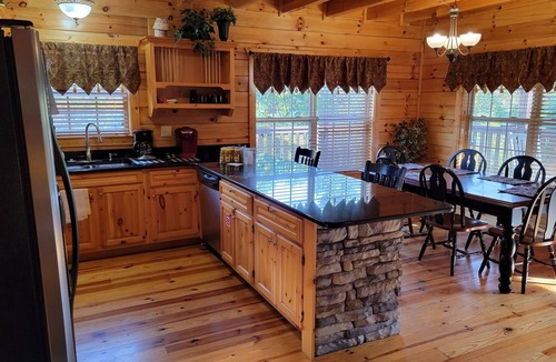 Gatlinburg Cabin | Luxury Log Cabin, Mountain & City Views