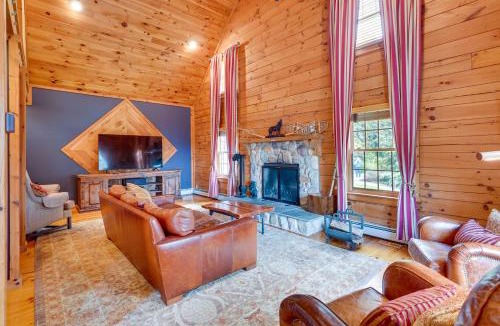 Hope House | Luxury Log Cabin w/EV Charger & Mtn Views!