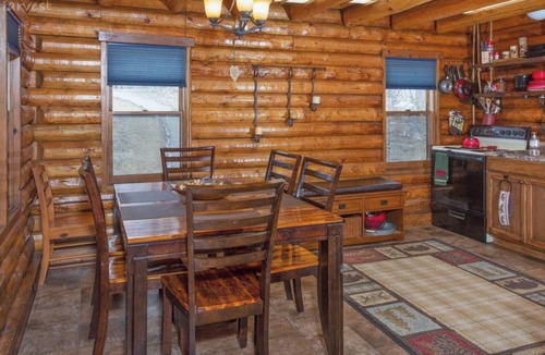 Palmer Cabin | Luxury Log Cabin with an awesome view