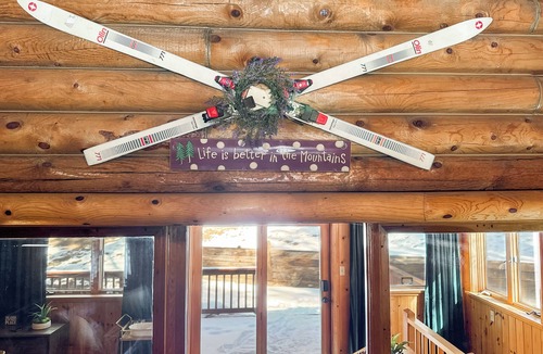 Angel Fire Cabin | Luxury Log Home w/Unique Dome Suite 8min to Ski