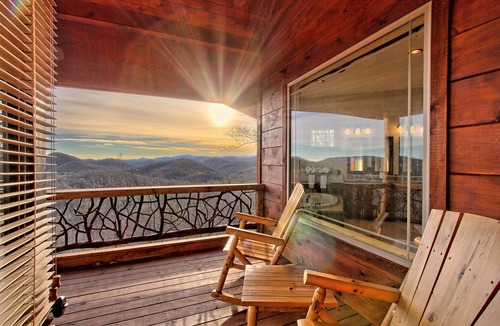 Clayton Cabin | Luxury, Long Range Views with Hot Tub & Firepit