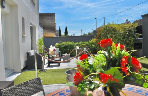 Chelles House | Luxury & Love - Indoor Swimming Pool & Cinema Room