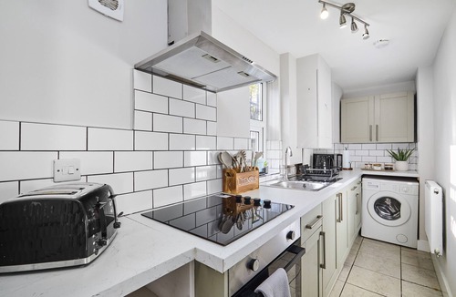 Leeds Apartment | Luxury Lower-Level Two Bed Apt