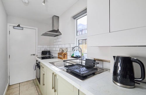 Leeds Apartment | Luxury Lower-Level Two Bed Apt