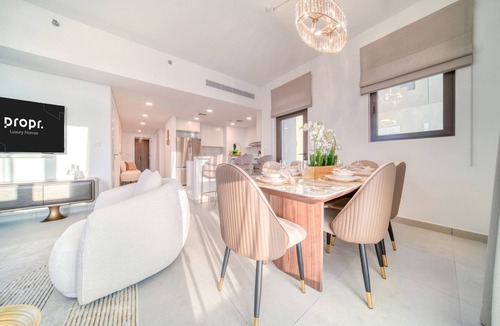 Umm Suqeim 3 Apartment | Luxury Madinat Living 2BR|Sea and Burj Al Arab Views