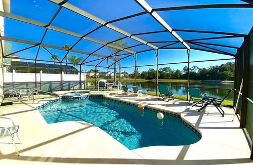 Lake Berkley Villa | Luxury magnificent Pool/Spa Lakefront View Free WiFi Game Room