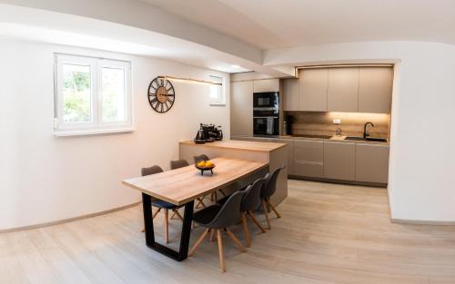 Mandre House | LUXURY MANDRE HOUSE Apartment II with Jacuzzi