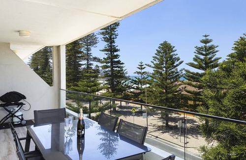 Manly Apartment | Luxury Manly Beachfront Apartment 3bdrs/2 bathrooms