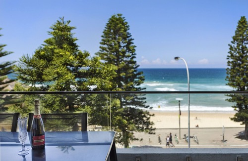 Manly Apartment | Luxury Manly Beachfront Apartment 3bdrs/2 bathrooms