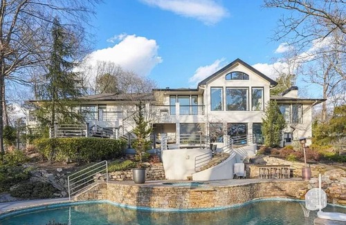 Whitewater Creek House | Luxury Mansion available with Pool, Gym and More - Perfect for entertaining