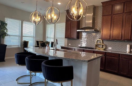 Katy House | Luxury Mansion/high ceiling 22ft/private gym/bbq grill/huge patio/
