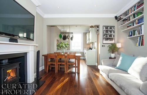 St. Johns Wood Apartment | Luxury Marylebone 2-Bed Duplex with Terrace