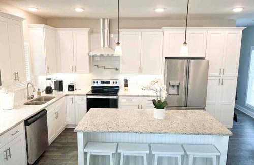Augusta House | Luxury Medical District Home, EV Charger, Gated #5