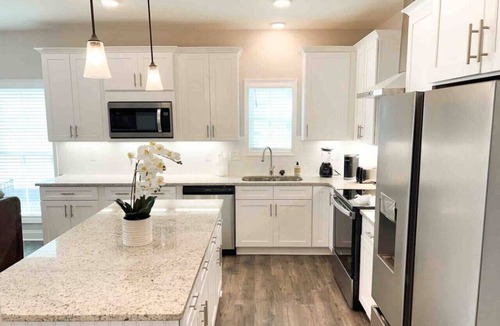 Augusta House | Luxury Medical District Home, EV Charger, Gated #5