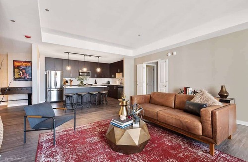 Rush and Division Apartment | Luxury Meets Fun: Downtown PH w/Private Game Room