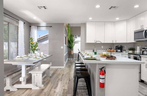East Mesa House | Luxury Mesa Escape wPool