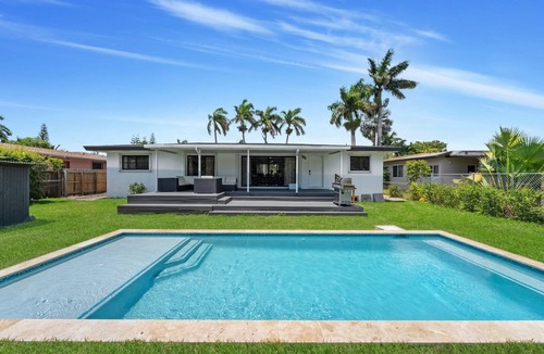 Golden Glades House | Luxury Miami Waterfront Retreat | Private Dock