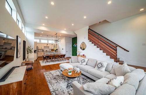 Midtown House | Luxury Midtown Houston Home w/Rooftop Skyline Views