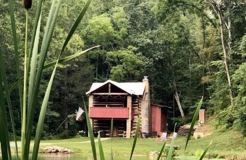 Blacksburg House | Luxury Mill Creek Cabin in Blacksburg