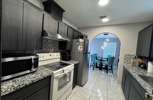 Donna House | Luxury Mint Entire Home 3bd -2 bath
