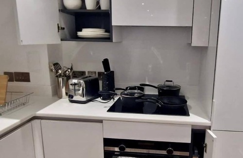 Bracknell Apartment | Luxury Modern 1 bed, Central Bracknell