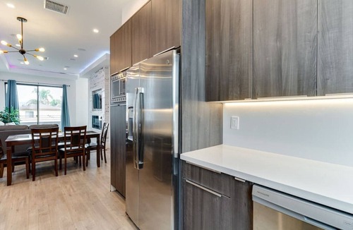 Mid City House | Luxury Modern 4 Bed 3 Bath Home with Rooftop Deck #3
