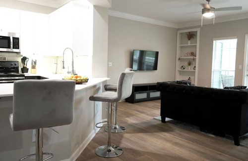 Lindridge-Martin Manor Apartment | Luxury Modern Apartment In Atlanta wFree Parking