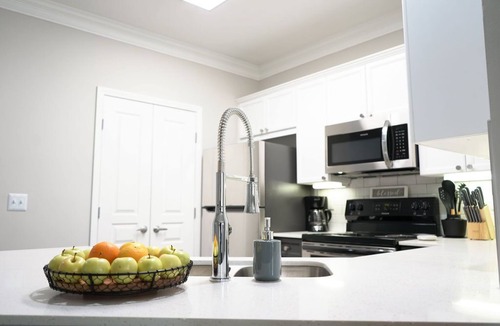 Lindridge-Martin Manor Apartment | Luxury Modern Apartment In Atlanta wFree Parking