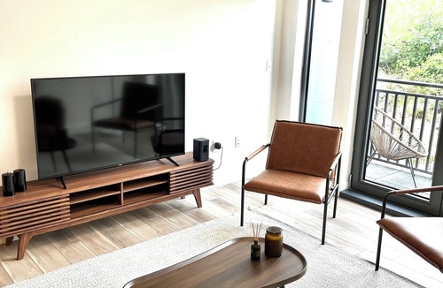 Quincy Apartment | Luxury Modern Apartment in Quincy