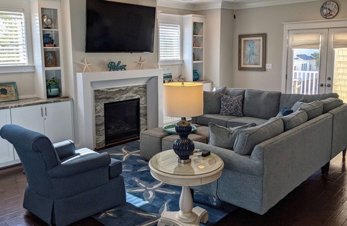 Northeast Virginia Beach House | Luxury modern beach house just steps from the beach. Virginia Beach North End.