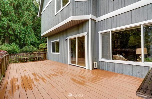Sammamish Villa | Luxury, modern, Bright villa w/deck, back yard, fire pit