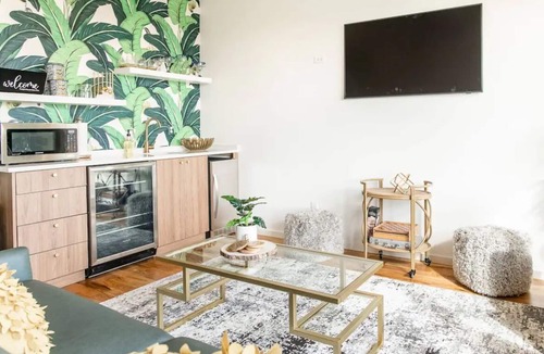 East Ridge House | Luxury Modern, Down Town Retreat, Pet Friendly