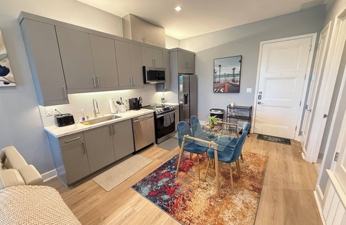 Cedars Apartment | Luxury Modern Downtown Dallas/Farmers Market