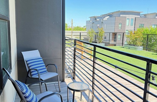 Cedars Apartment | Luxury Modern Downtown Dallas/Farmers Market