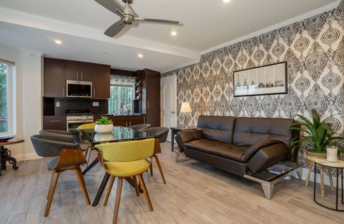 Woodland Hills Apartment | Luxury Modern Duplex + Great LA Views