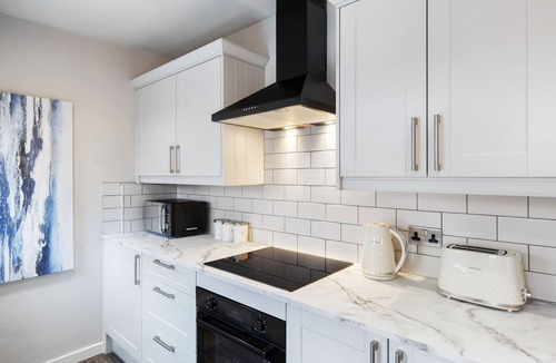 Lincoln House | Luxury Modern Entire Home